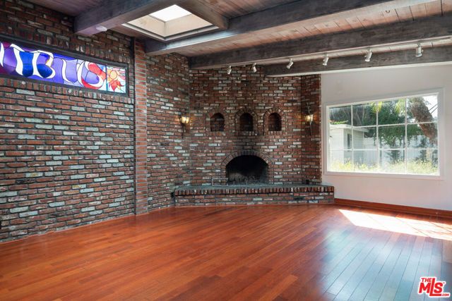 14842 Morrison Street, Sherman Oaks, CA 91403