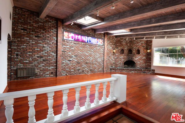 14842 Morrison Street, Sherman Oaks, CA 91403