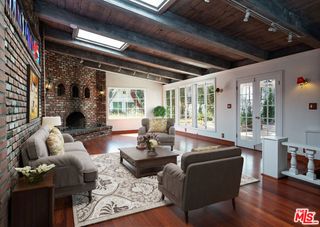 14842 Morrison Street, Sherman Oaks, CA 91403