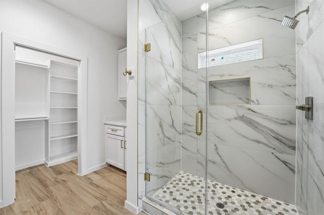 528 N 4th Street, La Porte, TX 77571