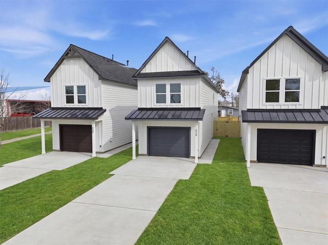 528 N 4th Street, La Porte, TX 77571