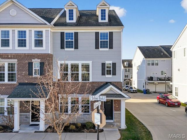 8014 Townes Way, St Louis, MO 63117