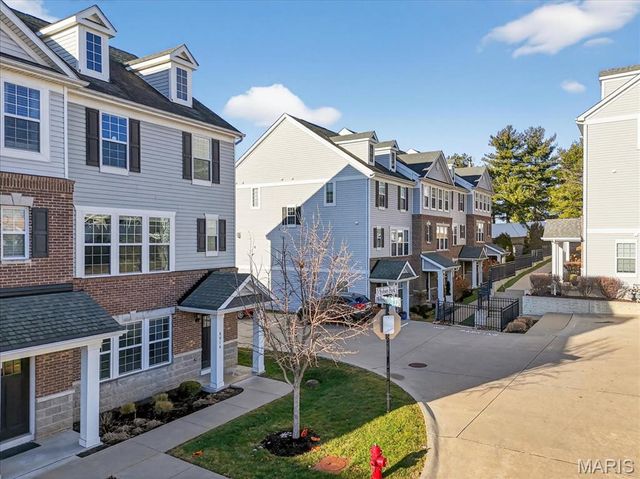 8014 Townes Way, St Louis, MO 63117