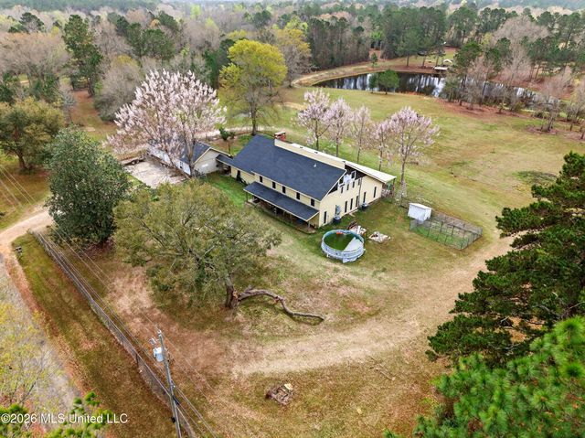 42 Dead End Road, Carriere, MS 39426