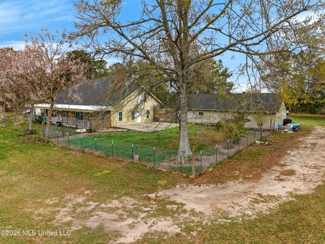 42 Dead End Road, Carriere, MS 39426