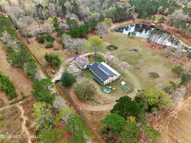 42 Dead End Road, Carriere, MS 39426