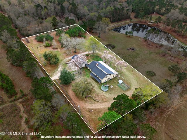 42 Dead End Road, Carriere, MS 39426