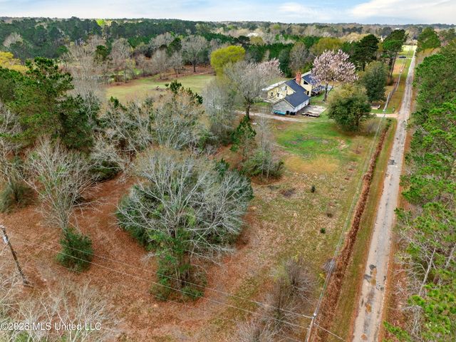 42 Dead End Road, Carriere, MS 39426