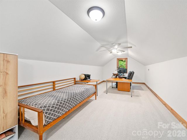 71 Chestnut Hill Road, Spruce Pine, NC 28777