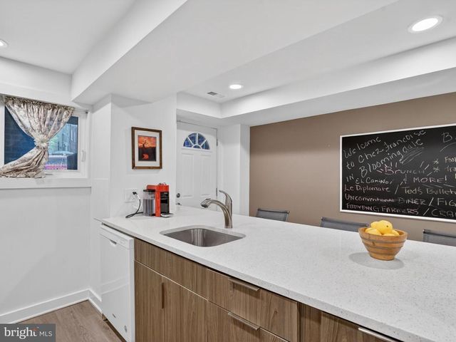147 RHODE ISLAND AVE NW, Washington, DC 20001