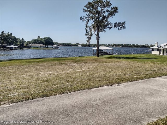 14 Winter Green Trail, Lake Placid, FL 33852