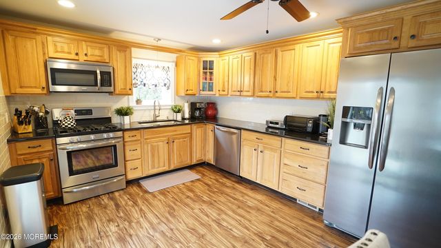 65 Hurleys Lane, Middletown, NJ 07738
