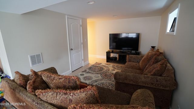 65 Hurleys Lane, Middletown, NJ 07738
