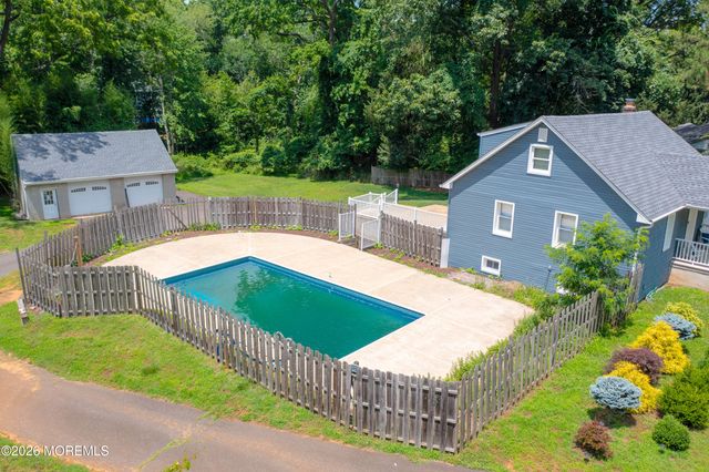 65 Hurleys Lane, Middletown, NJ 07738