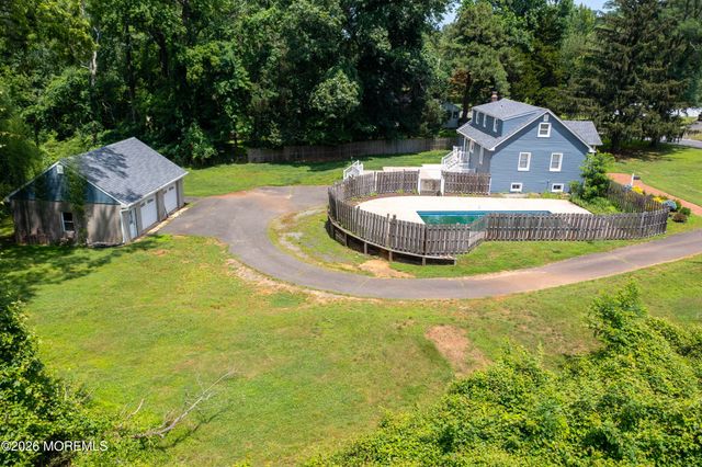 65 Hurleys Lane, Middletown, NJ 07738