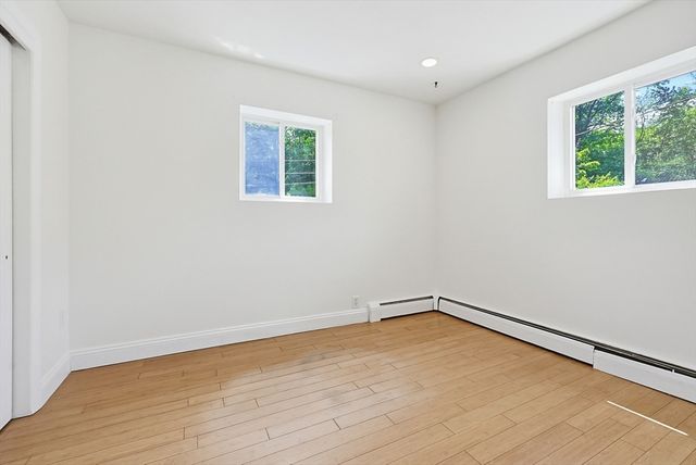 21 Westgate Rd 4, Boston, MA 02467