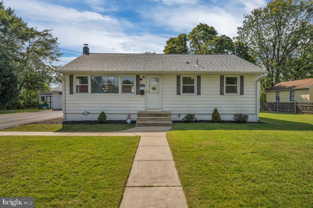 130 FAIRFAX DR, CINNAMINSON, NJ 08077 — photo 2