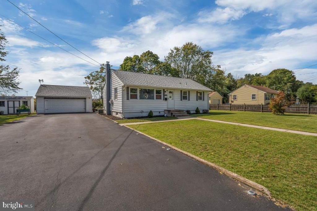 130 FAIRFAX DR, CINNAMINSON, NJ 08077 — photo 4