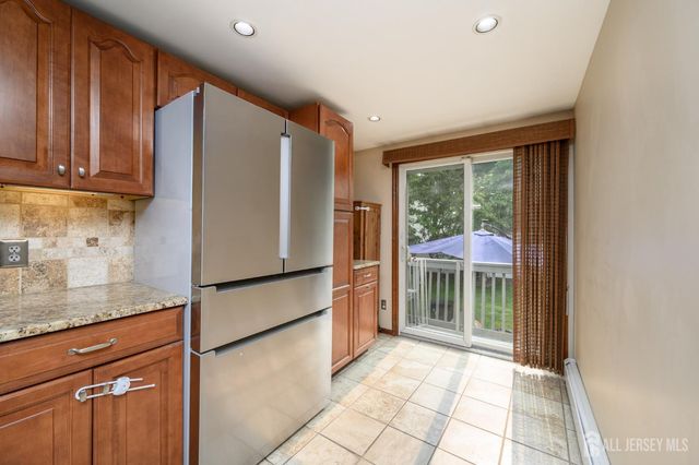 32 Loring Avenue, Edison, NJ 08817