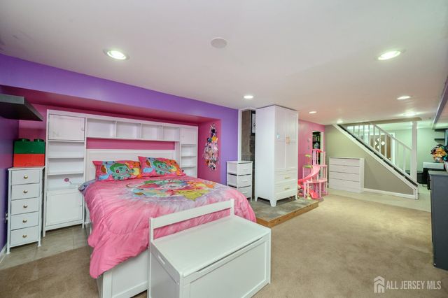 32 Loring Avenue, Edison, NJ 08817