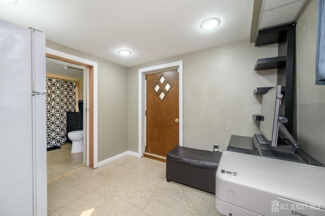 32 Loring Avenue, Edison, NJ 08817