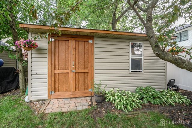 32 Loring Avenue, Edison, NJ 08817