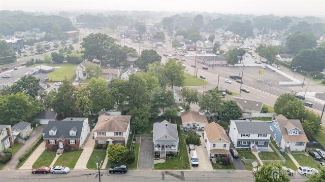 32 Loring Avenue, Edison, NJ 08817