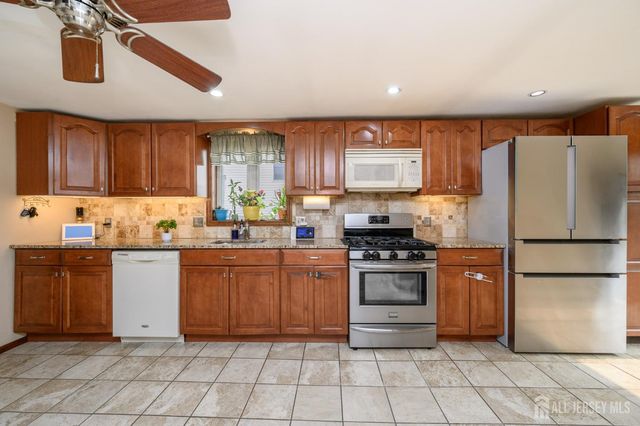 32 Loring Avenue, Edison, NJ 08817