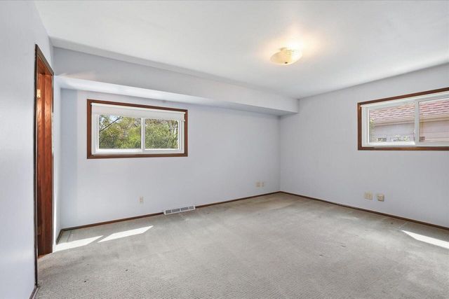 6994 Range Line ROAD, Glendale, WI 53209