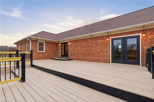 7585 Dubach Road, Summerfield, NC 27358