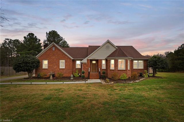 7585 Dubach Road, Summerfield, NC 27358
