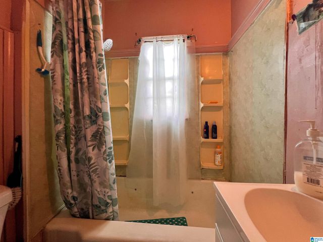 546 CHARLESTON DRIVE, Bessemer, AL 35020