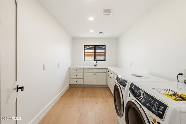 8912 N 17TH Avenue, Phoenix, AZ 85021