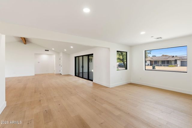 8912 N 17TH Avenue, Phoenix, AZ 85021