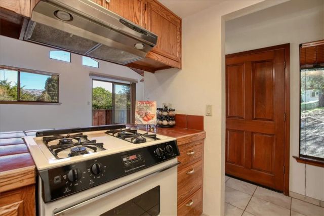 2550 Emerson Road, Cambria, CA 93428