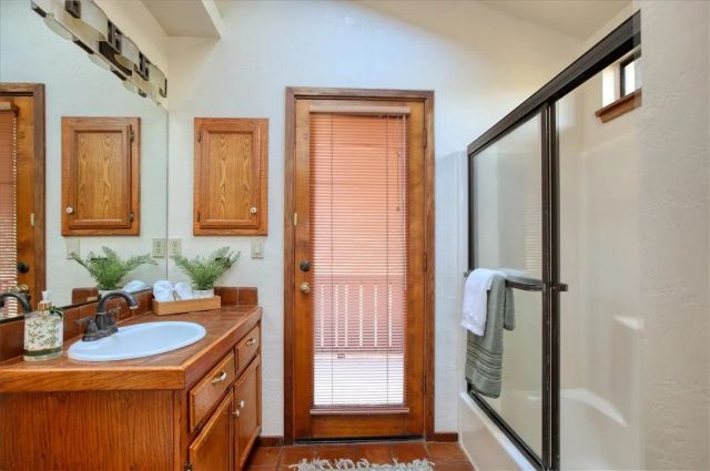 2550 Emerson Road, Cambria, CA 93428