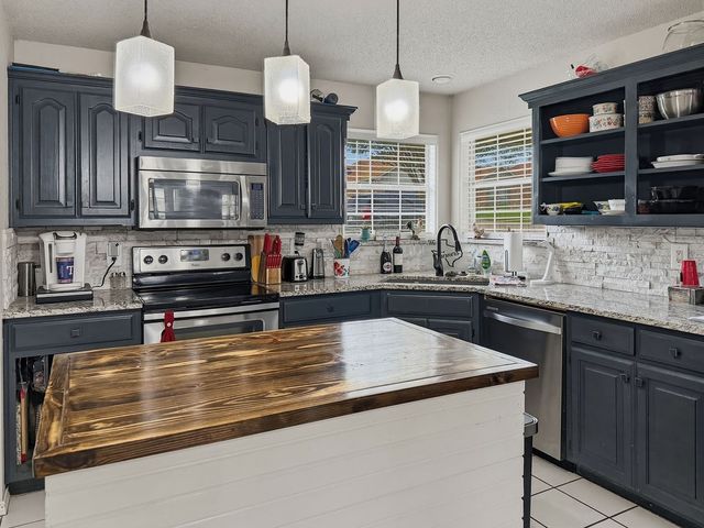 1857 Woodbridge Drive, Sulphur Springs, TX 75482