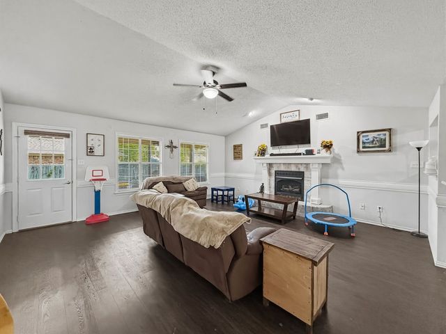 1857 Woodbridge Drive, Sulphur Springs, TX 75482