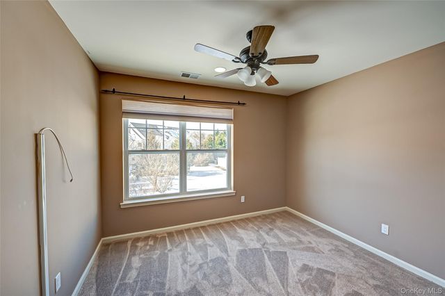 28 Lorien Place, Melville, NY 11747