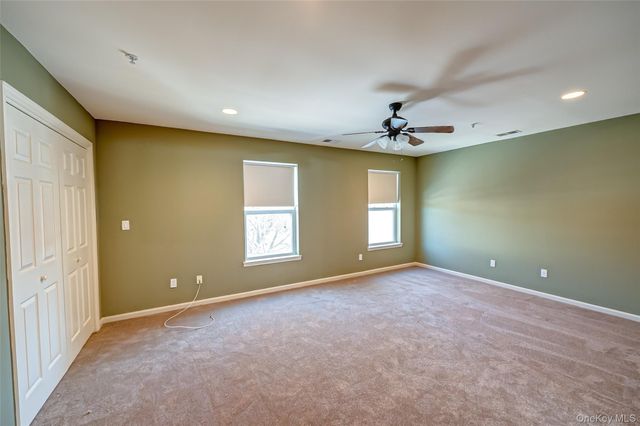 28 Lorien Place, Melville, NY 11747