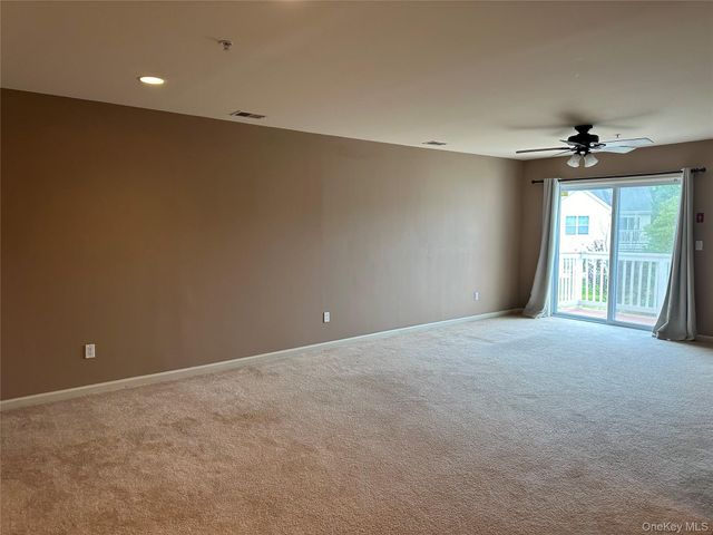 28 Lorien Place, Melville, NY 11747