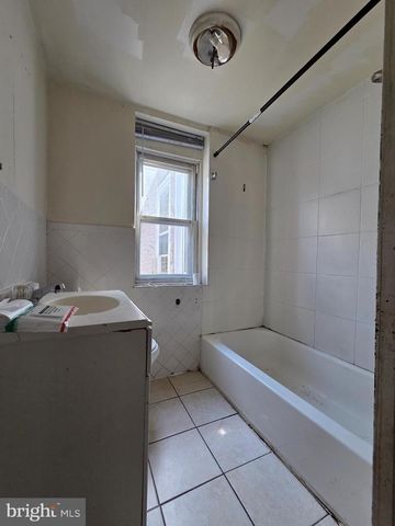 2831 N HOWARD ST, Philadelphia, PA 19133