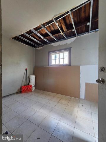 2831 N HOWARD ST, Philadelphia, PA 19133