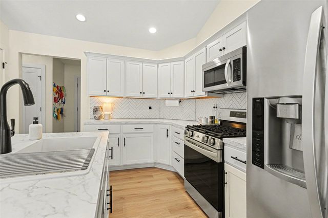 2523 Vanhorn Court, Allegan, MI 49010