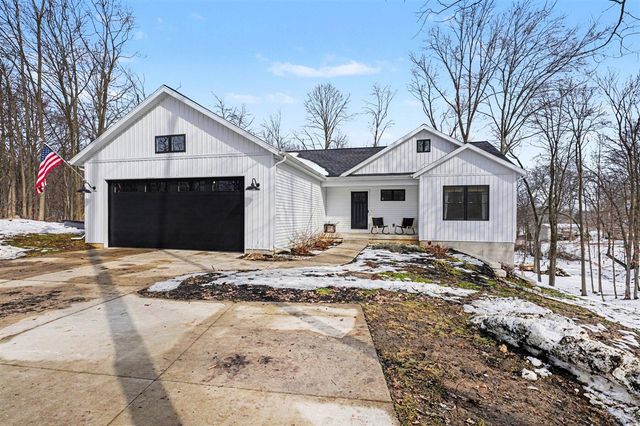 2523 Vanhorn Court, Allegan, MI 49010