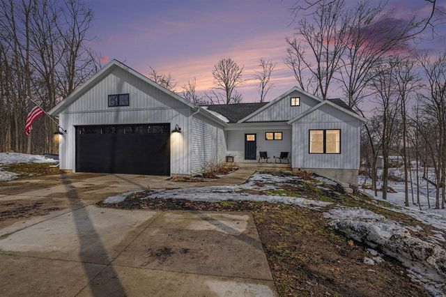 2523 Vanhorn Court, Allegan, MI 49010