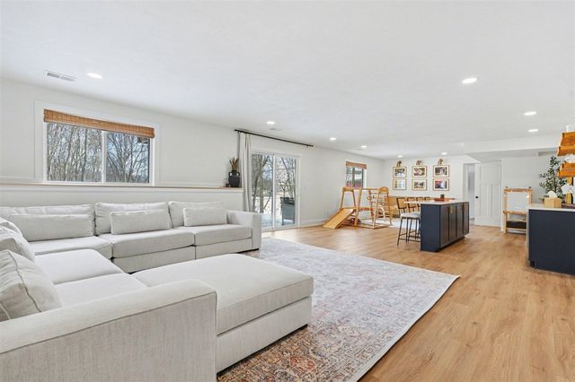 2523 Vanhorn Court, Allegan, MI 49010