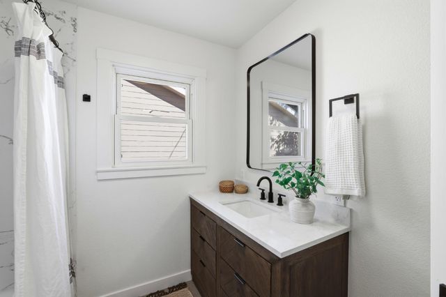 408 Leitch Ave, Sacramento, CA 95815