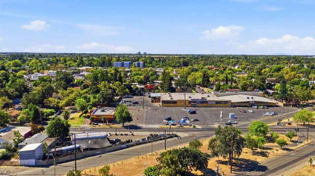 408 Leitch Ave, Sacramento, CA 95815