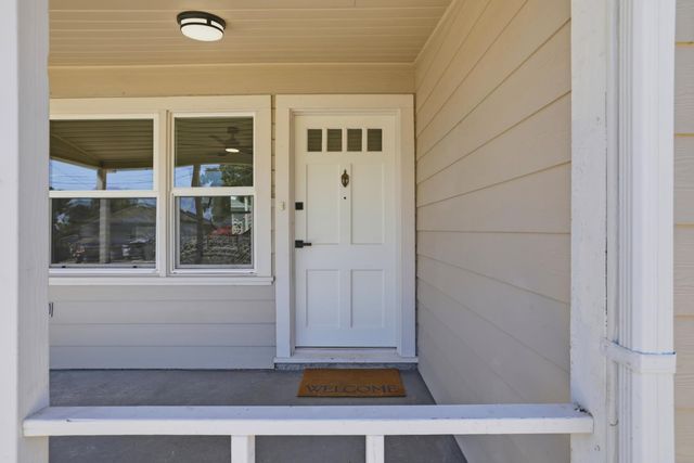 408 Leitch Ave, Sacramento, CA 95815